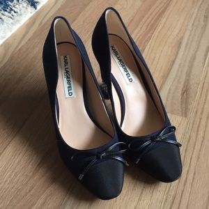 Karl Lagerfeld Black and Blue Pumps with Pearls